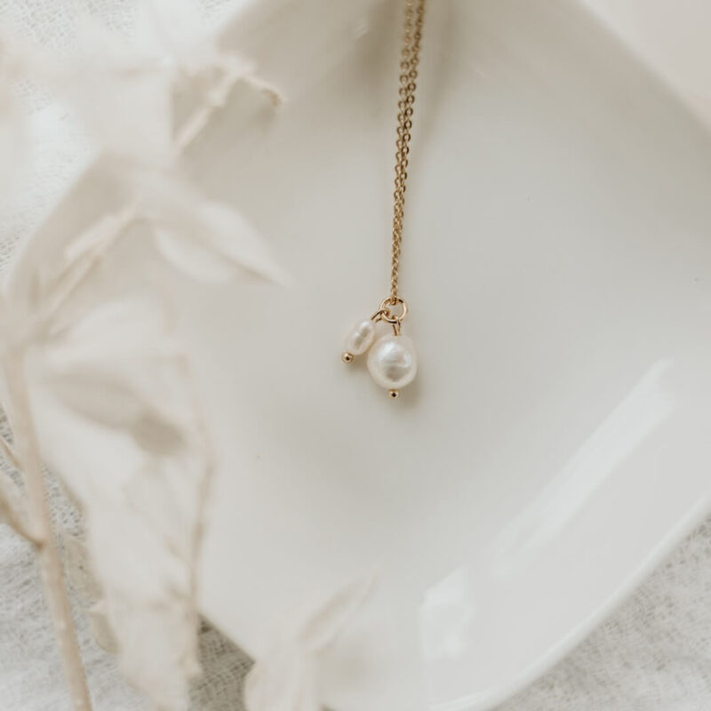Süßwasserperlenkette mit zwei Perlen